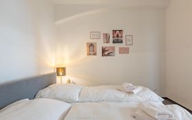Xxxl Bed/ Free Parking/ Central